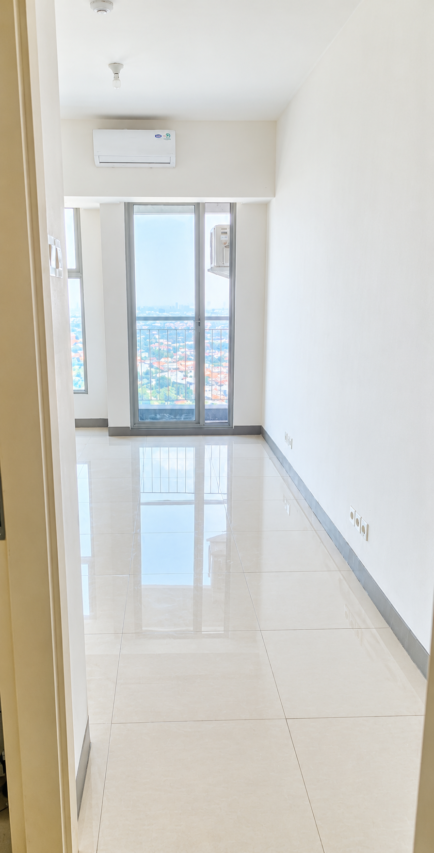 BUYER ONLY !!! Apartemen Anderson, Pakuwon Mall , Hadap Barat , Ada 1 AC