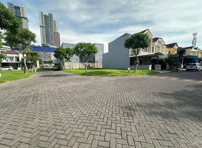 Tanah Kavling Hook Pakuwon City Cluster Sorrento Surabaya - Hadap Utara Timur - Row jalan 4 mobil